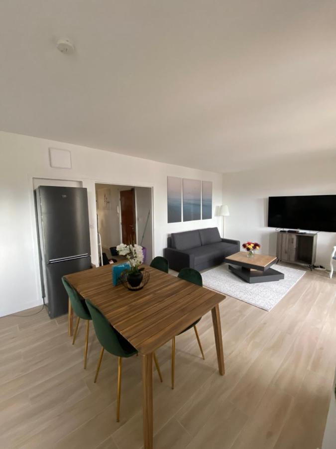 Grand Appartement Courbevoie Paris Exterior photo